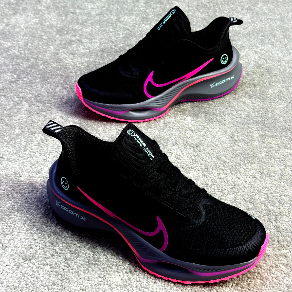 کتونی مدل Nike air zoom طرح لبخند