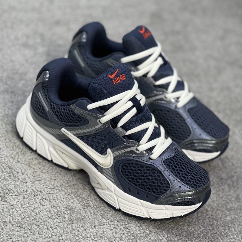 کتونی نایک وی 5 (Nike V5 sneakers)