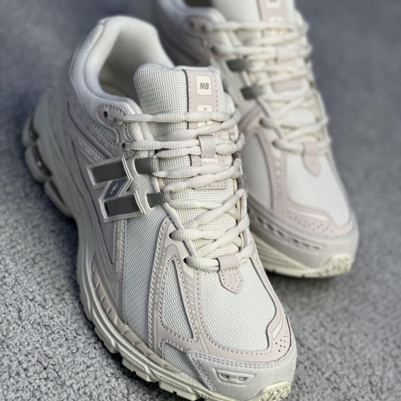 کتونی نیو بالانس 1906R کرم (New Balance 1906R Cream)