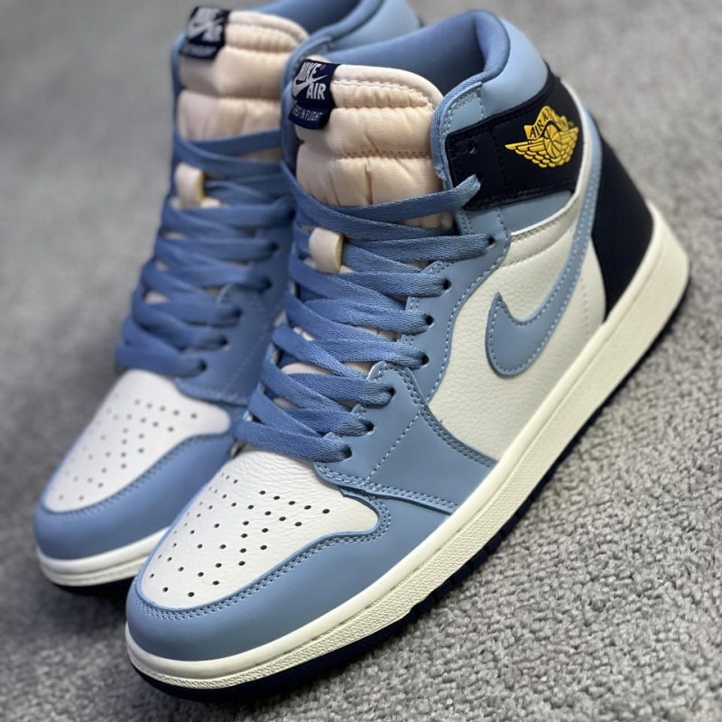 کتونی نایکی ایر جردن 1 سفید آبی (Nike Air Jordan 1 White Blue)