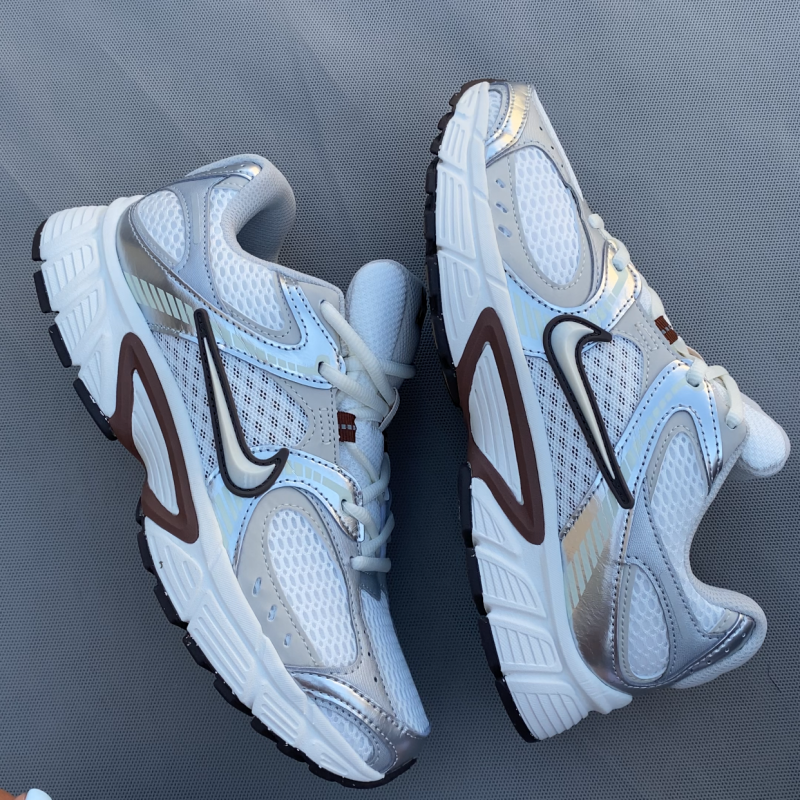 کتونی نایک  سفید موکا V5Run